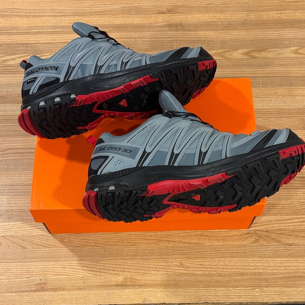 Salomon Grey and Black Trail Sneakers with Red Accents - Picture 3 of 7